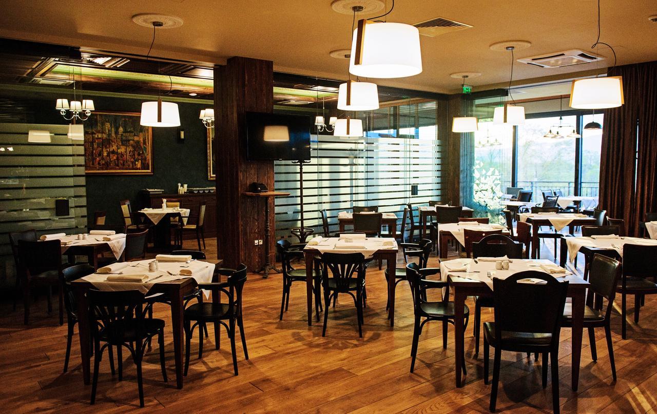 בניה Hot Springs Medical And Spa מראה חיצוני תמונה