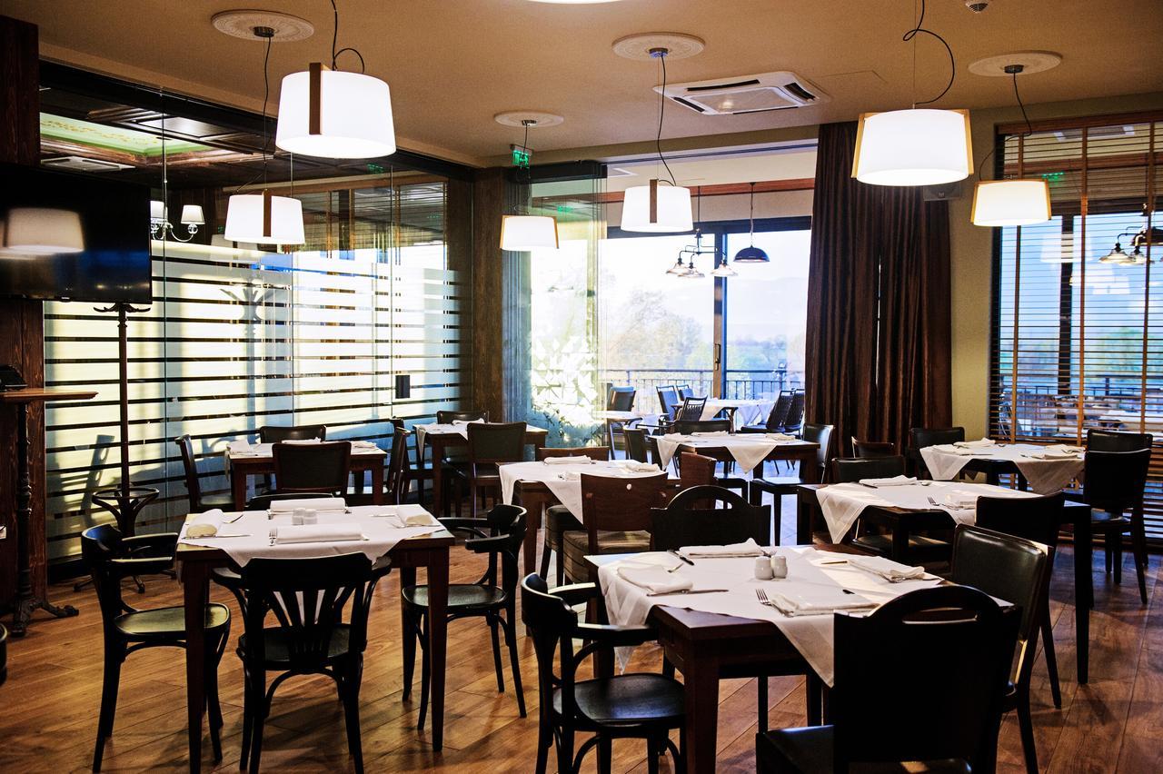 בניה Hot Springs Medical And Spa מראה חיצוני תמונה