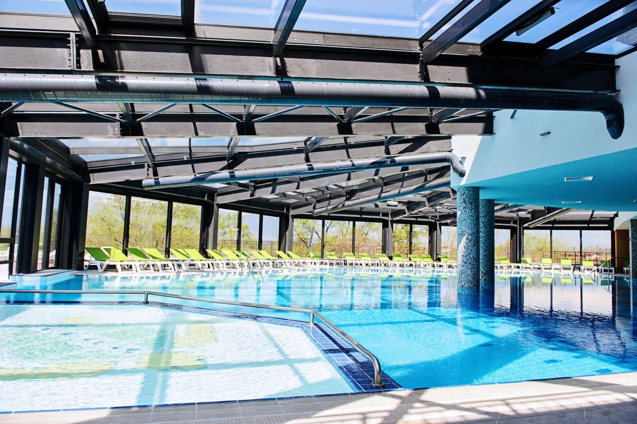 בניה Hot Springs Medical And Spa מראה חיצוני תמונה