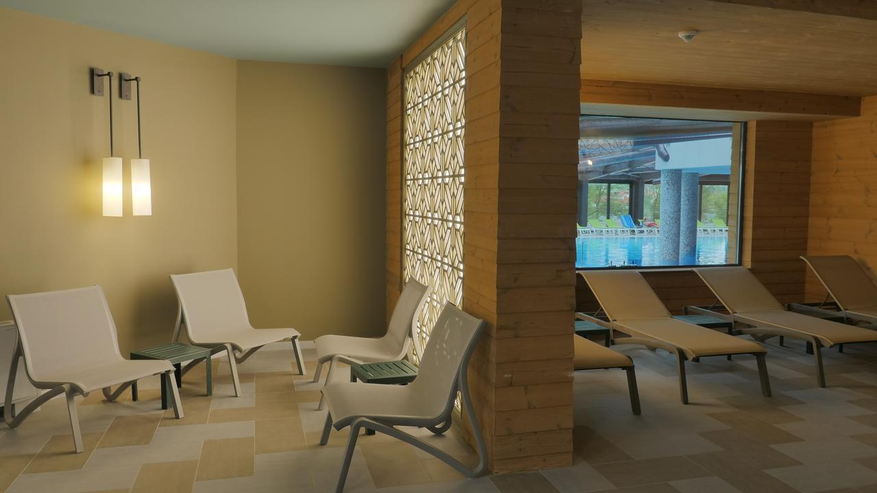 בניה Hot Springs Medical And Spa מראה חיצוני תמונה