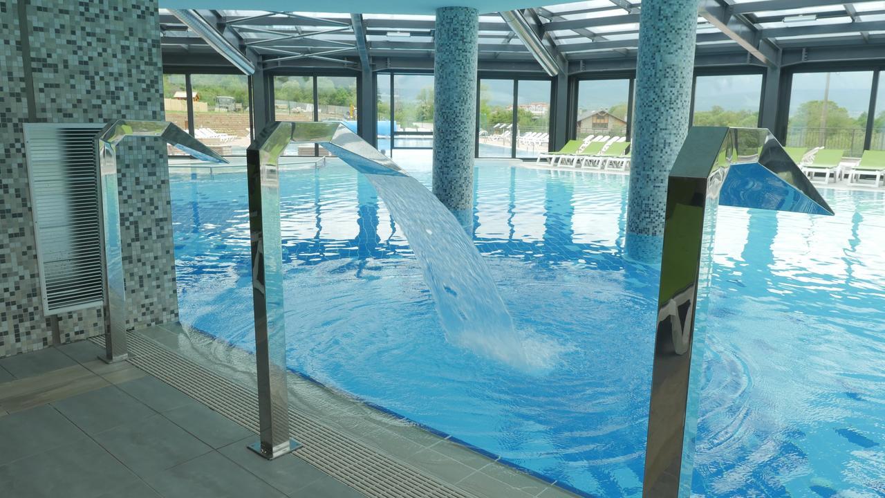 בניה Hot Springs Medical And Spa מראה חיצוני תמונה