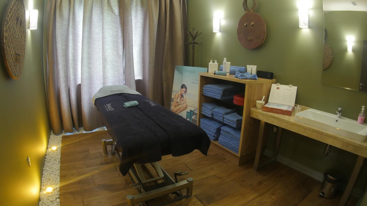 בניה Hot Springs Medical And Spa מראה חיצוני תמונה